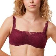 Triumph BH Body Make-Up Illusion Lace Balconette Vinröd C 75 Dam