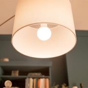 Philips LED-lampa E27 7W 806lm matt 2 700 K 2