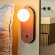 GOOD & MOJO Vägglampa Java, brun, glas/bambu, stickkontakt