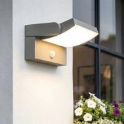 Lindby LED-utomhusvägglampa Sherin, grå, vinklingsbar, sensor