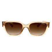 Vogue Stiliga bruna solglasögon med gradientglas Brown, Dam