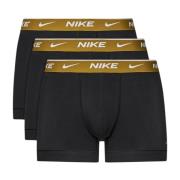 Nike Svarta Boxershorts med Guld Elastisk Midjeresår och Logotyp Black...