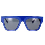 Versace Rektangulära solglasögon med mörkgrå lins och blå båge Blue, U...