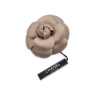 Chanel Vintage Pre-owned Canvas broscher Beige, Dam