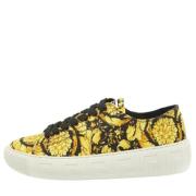 Versace Pre-owned Pre-owned Canvas sneakers Yellow, Dam