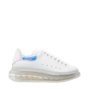 Alexander McQueen Oversized Sneakers med Perforerad Detalj White, Dam