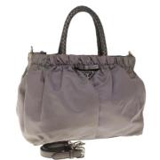 Prada Vintage Pre-owned Nylon prada-vskor Gray, Dam