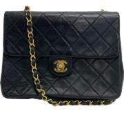 Chanel Vintage Pre-owned Tyg axelremsvskor Black, Dam