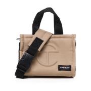 Eastpak Relief Logo Axelväska med Fickor Beige, Dam