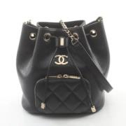 Chanel Vintage Pre-owned Tyg axelremsvskor Black, Dam