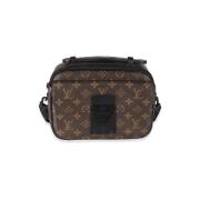 Louis Vuitton Vintage Pre-owned Canvas crossbodyvskor Brown, Dam