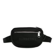 Burberry Vintage Pre-owned Nylon crossbodyvskor Black, Dam