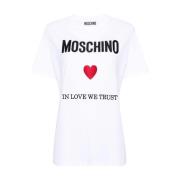 Moschino Vit T-shirt 'In Love We Trust' White, Dam