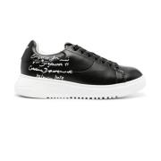 Emporio Armani Svarta Calligraphy Print Lädersneakers Black, Dam