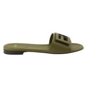 Fendi Platta Baguette Sandaler i Khaki Green, Dam