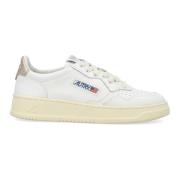 Autry Låga Lädersneakers med Broderad Patch White, Dam