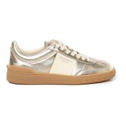 Valentino Garavani Studded Läder Sneakers i Vit Beige, Dam