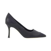 Manolo Blahnik Stiletto Heel Pumps med Mocka Detaljer Black, Dam