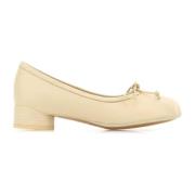 MM6 Maison Margiela Elegant Ivory Läder Ballerina Skor White, Dam