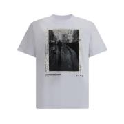 Sacai Modern grafisk T-shirt med ikoniskt tryck White, Herr