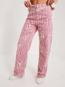 Noisy May - High waisted jeans - Brazzilian Sand Grahpic Print - Pink ...