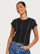 Levi's - T-shirts - Black - Inside Out Seamed Tee - Toppar & T-shirts ...