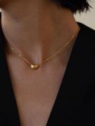 Muli Collection - Halsband - Guld - Brushed Bean Necklace - Smycken - ...