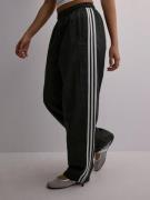 Adidas Originals - Vida byxor - Black - Cs Woven Pants - Byxor