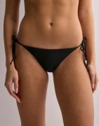 Nelly - Svart - Flavour Straight Bikini Panty