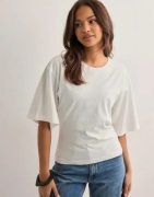 Neo Noir - Vit - Asha Boxy Tee