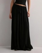 Nelly - Svart - Dreamy Skirt