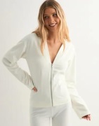 Nelly - Vit - Waist Focus Zip Hoodie