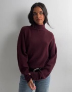 Nelly - Röd - Sleeve Focus Polo Knit Sweater