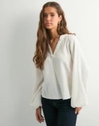 Only - Vit - Onlthyra Life Ls V-Neck Top Noos Wv