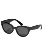 Raisa Recycled Sunglasses Black Solglasögon Black Pilgrim