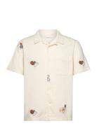 Box Fit Short Sleeve Shirt With Emb Tops Shirts Short-sleeved Cream Kn...