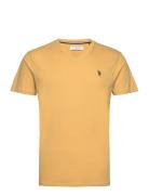 Uspa T-Shirt V-Neck Cem Men Tops T-shirts Short-sleeved Yellow U.S. Po...