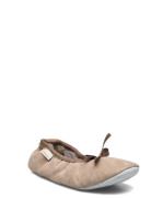 Saga Tofflor Ballerinaskor Ballerinas Beige Shepherd